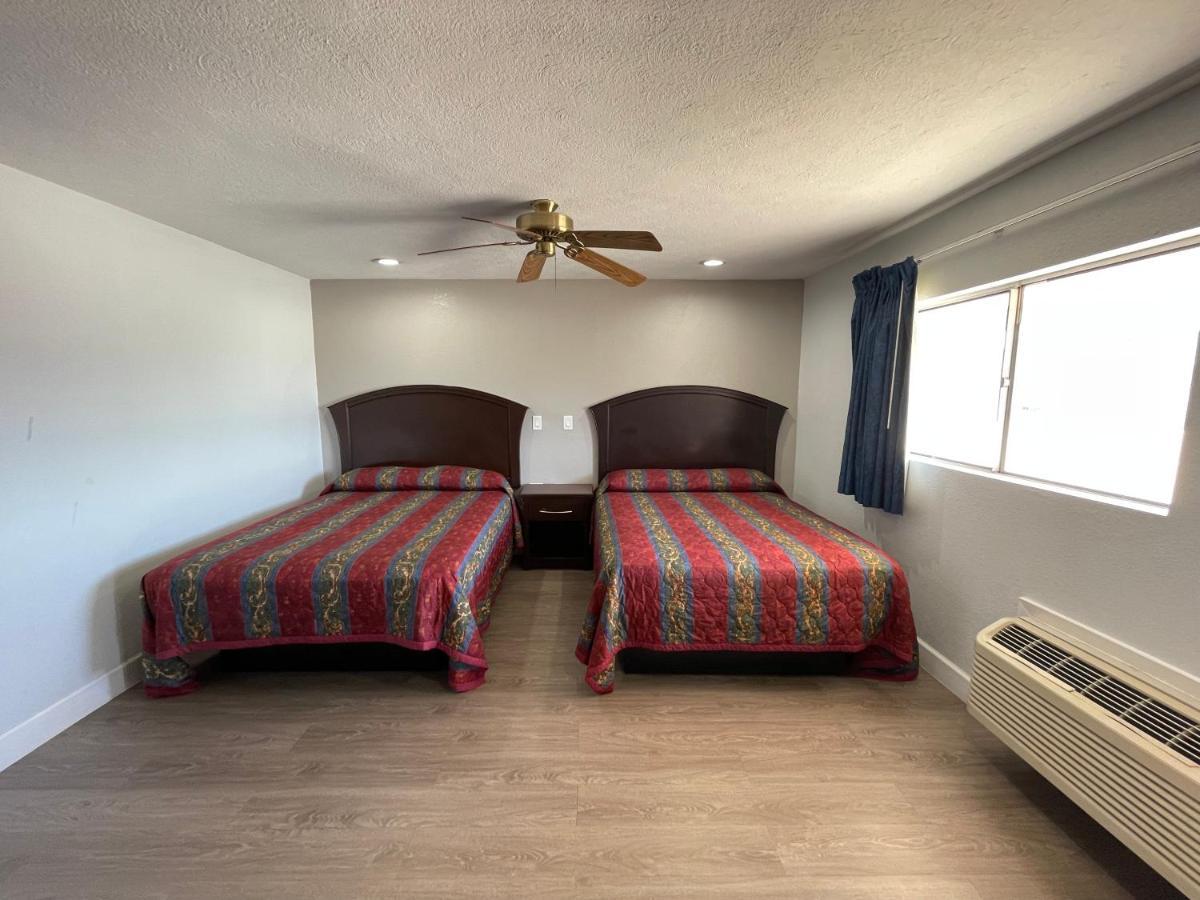 West Columbia Western Inn מראה חיצוני תמונה