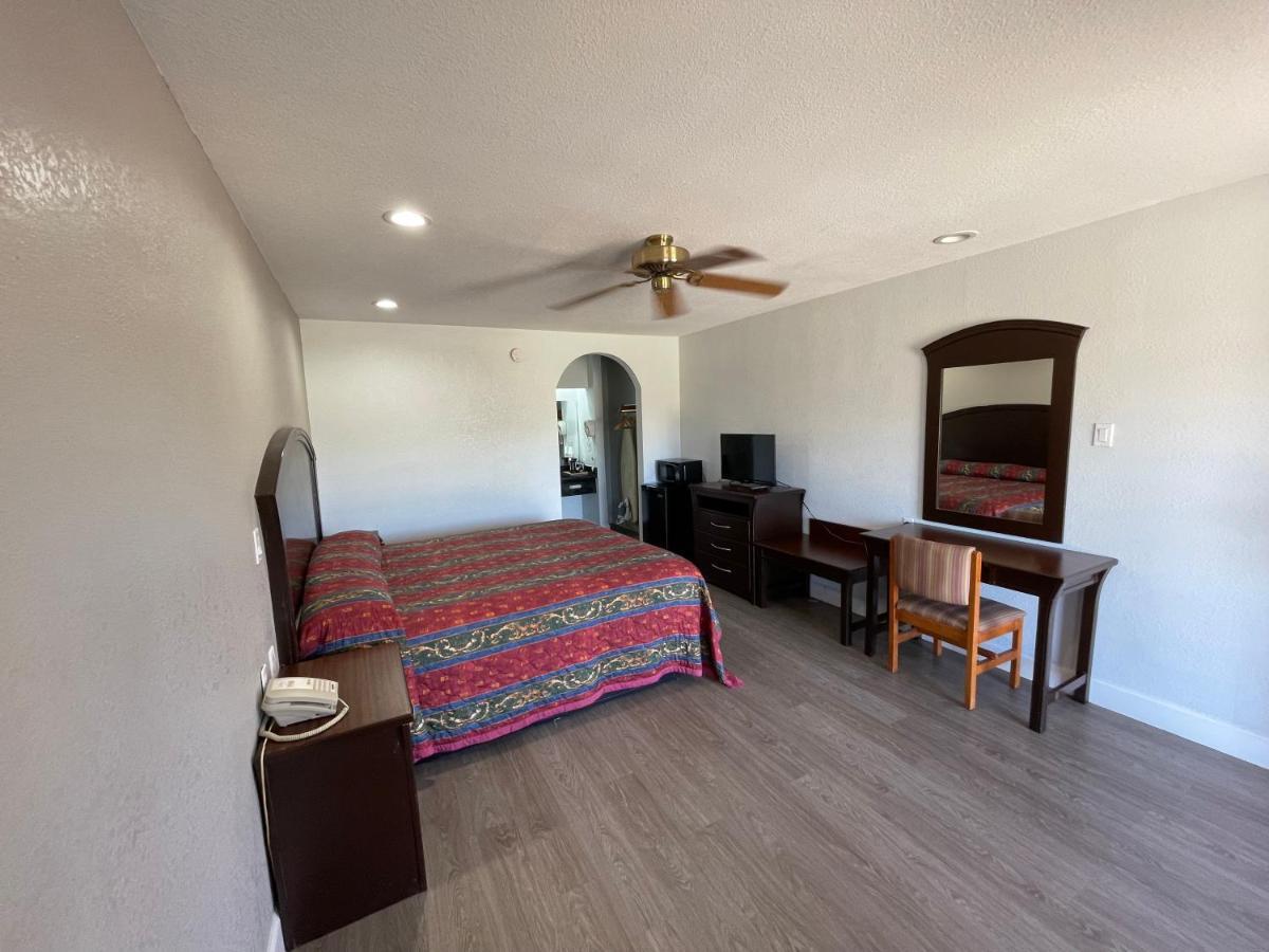 West Columbia Western Inn מראה חיצוני תמונה