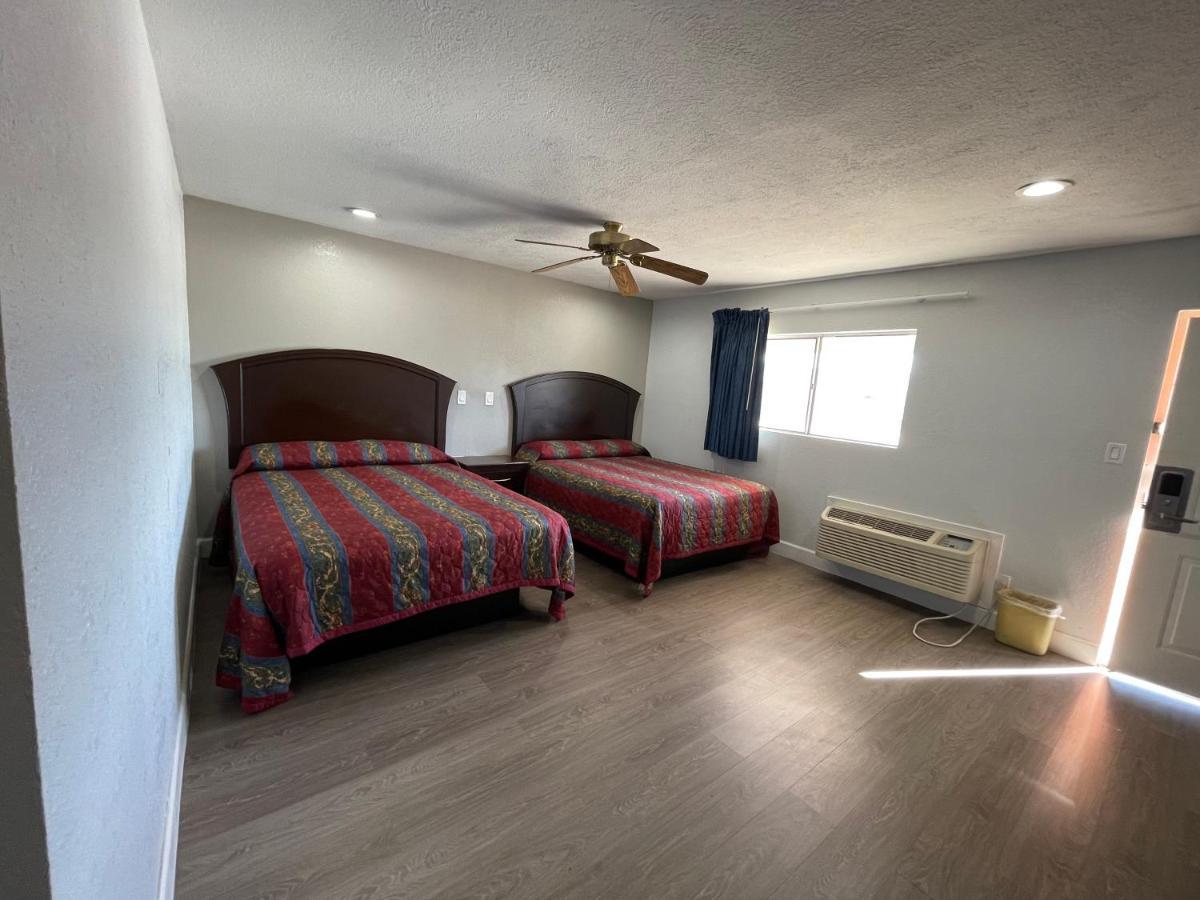 West Columbia Western Inn מראה חיצוני תמונה